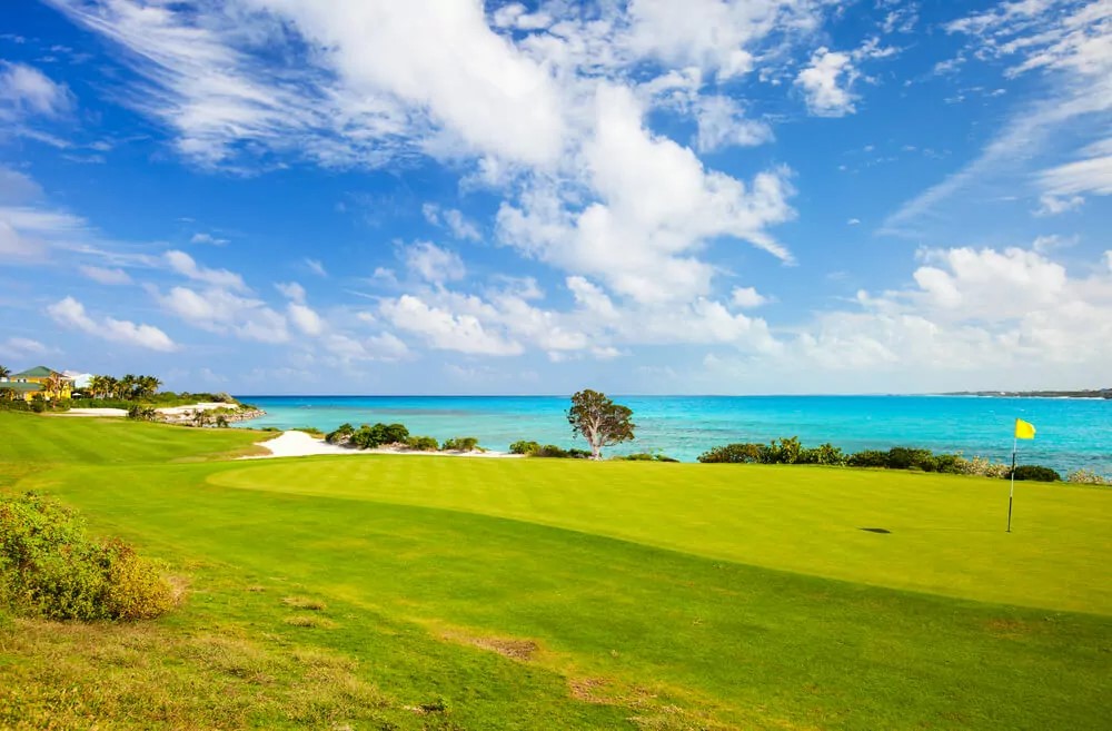 play golf in bahamas